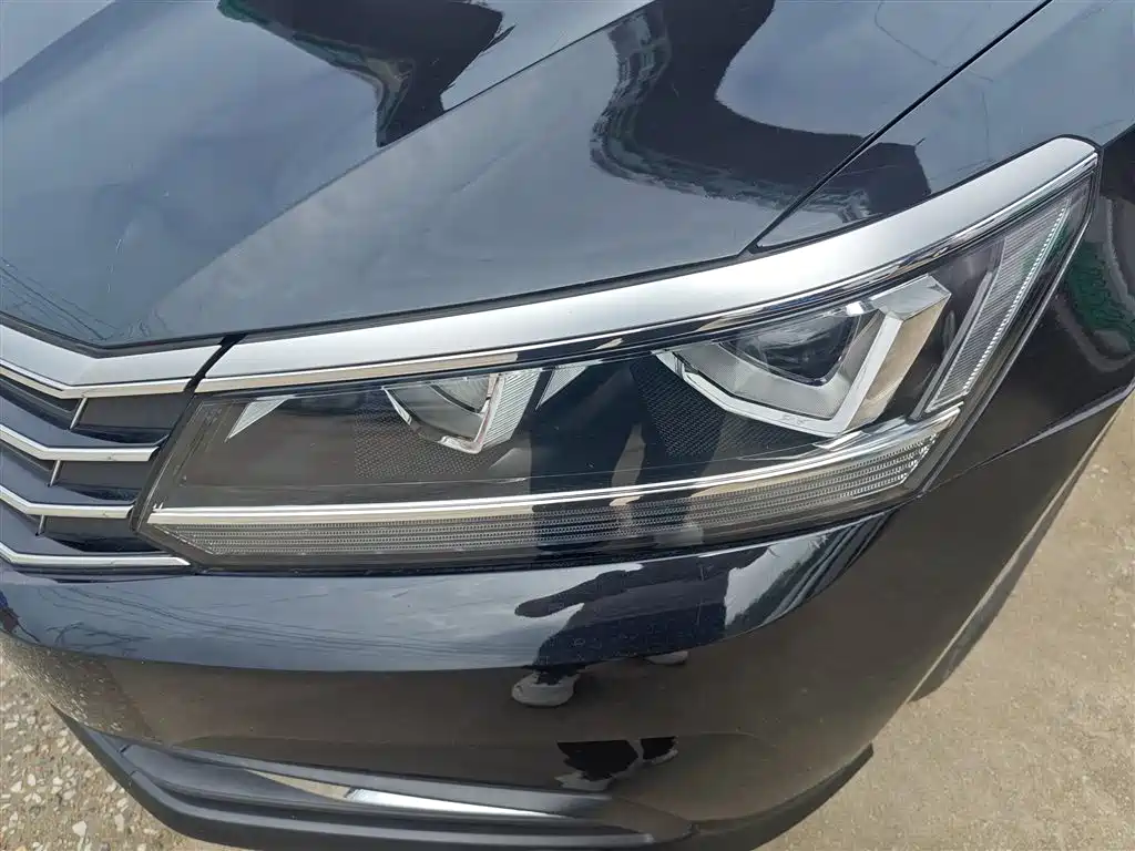 Volkswagen Passat 2017 — фото 24