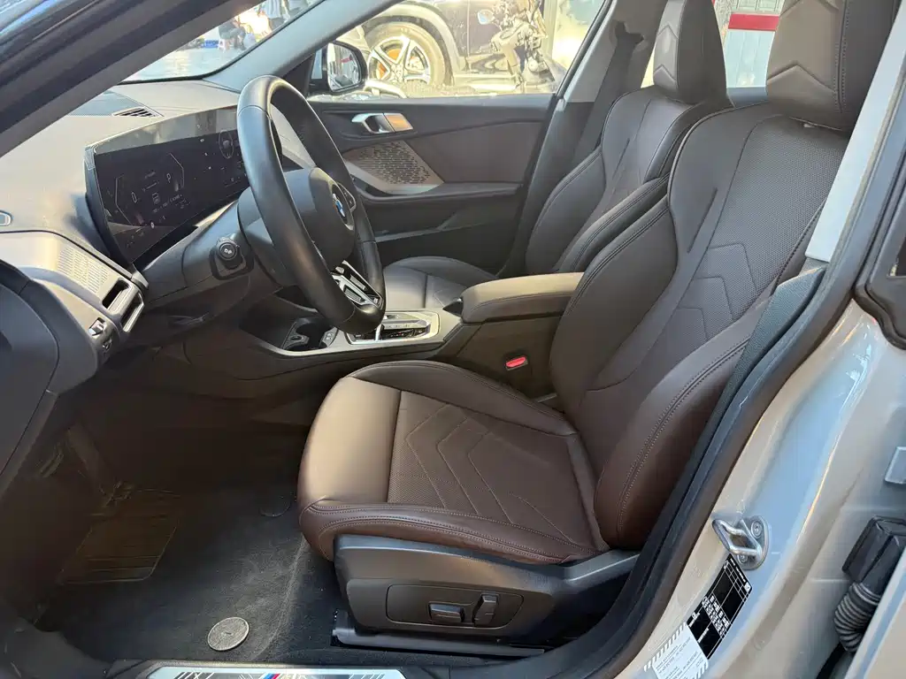 BMW 2 Series 2025 — фото 10