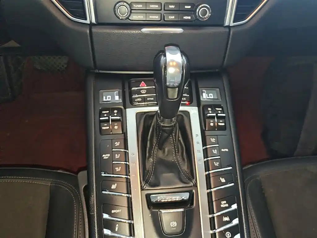 Porsche Macan 2016 — фото 13
