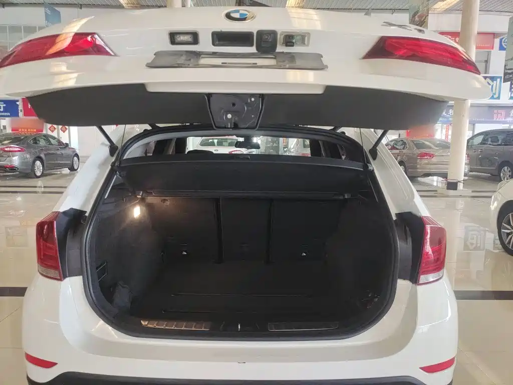 BMW X1 2015 — фото 17