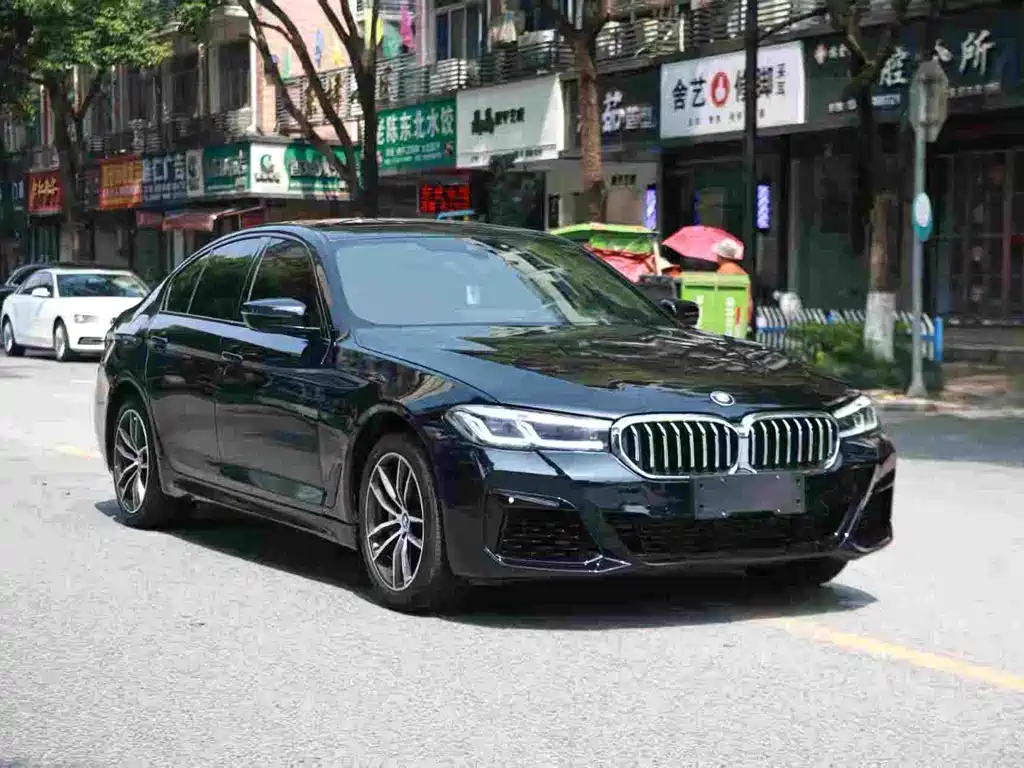 BMW 5 Series 2022 — фото 1