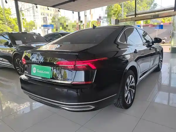 Volkswagen Passat Plug-In Hybrid 2021