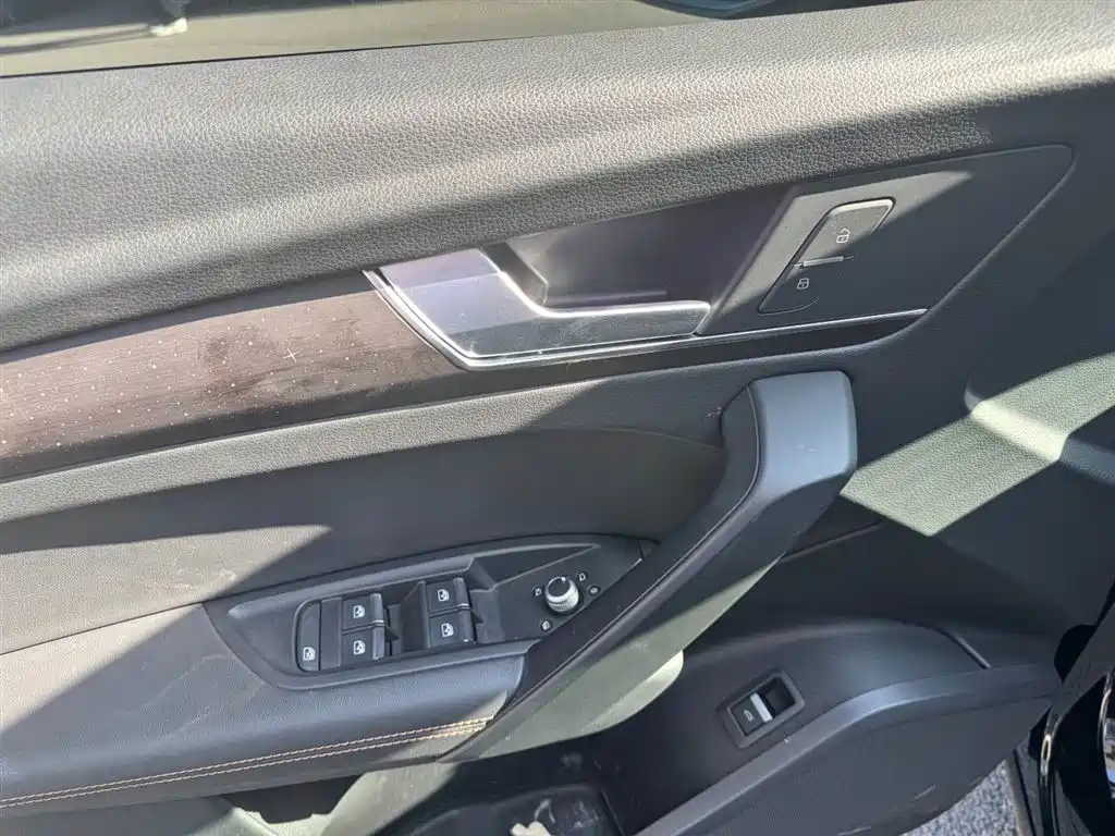 Audi Q5L 2021 — фото 14