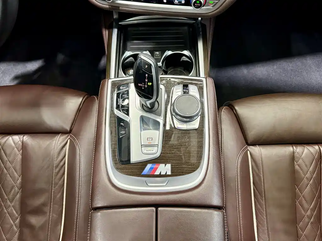 BMW 7 Series 2020 — фото 19