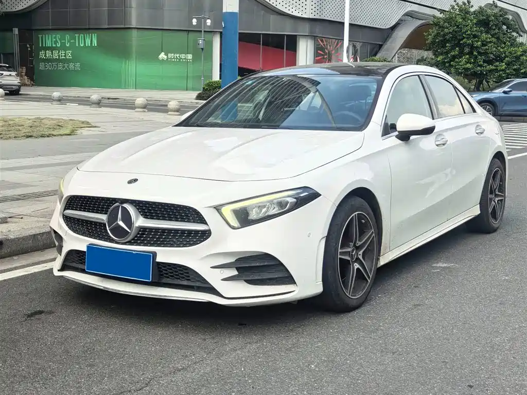 Mercedes-Benz A-Class 2019 — фото 1