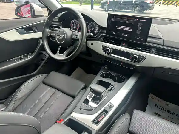 Audi A4L 2020