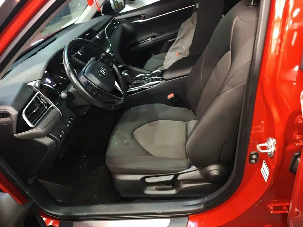 Toyota Camry 2020 — фото 11