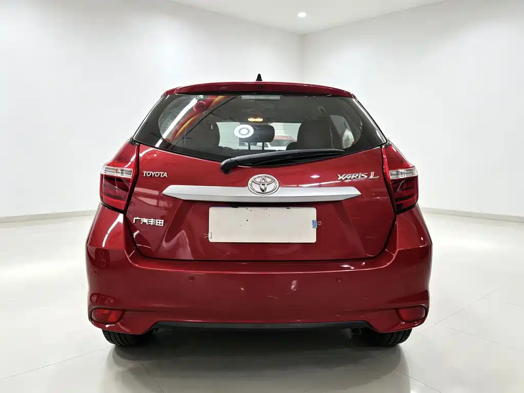 Toyota Yaris L 2018 — фото 11