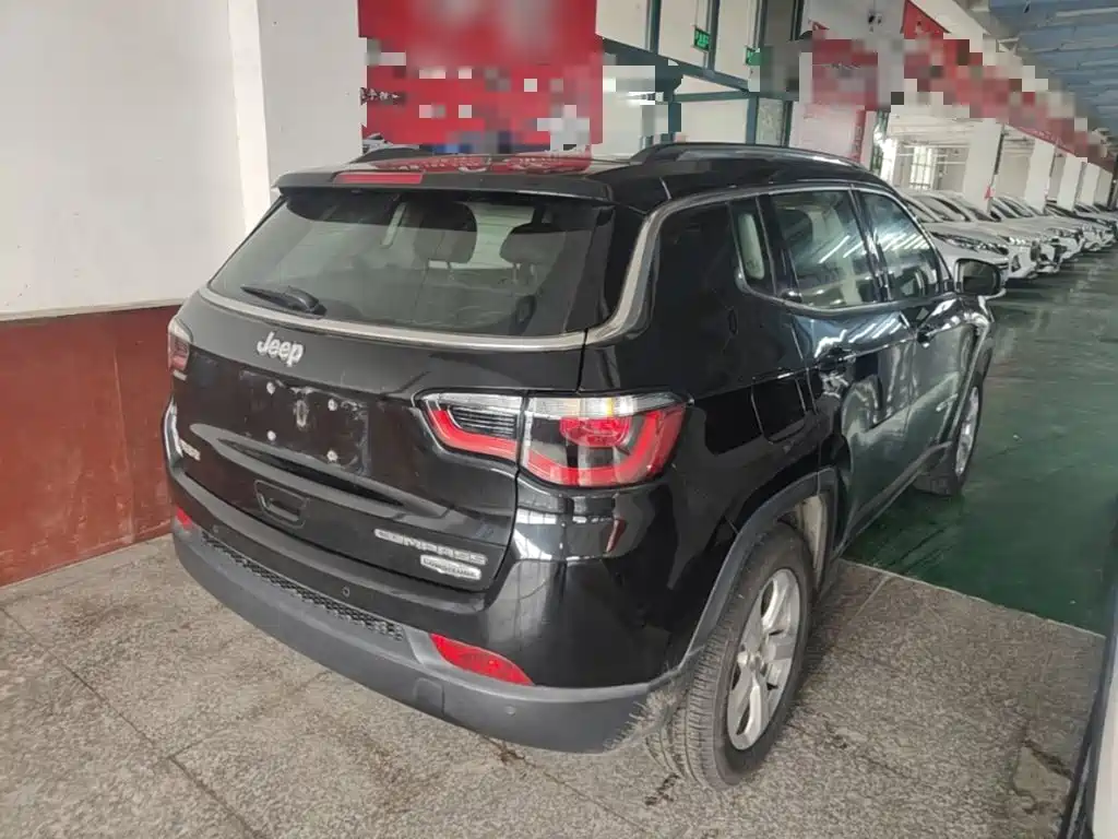 Jeep Compass 2017 — фото 7
