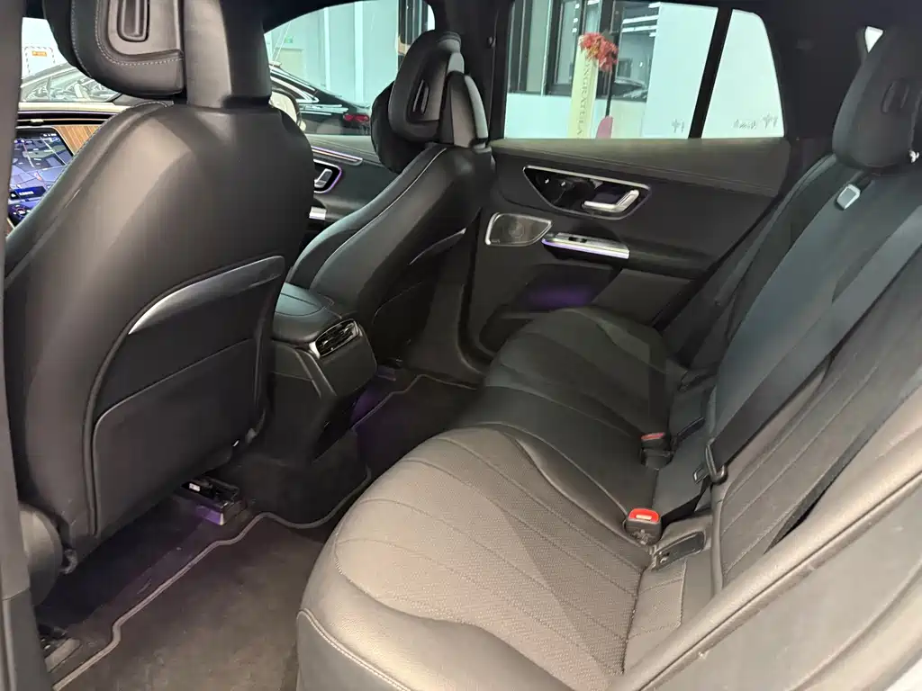 Mercedes-Benz EQE SUV 2023 — фото 11