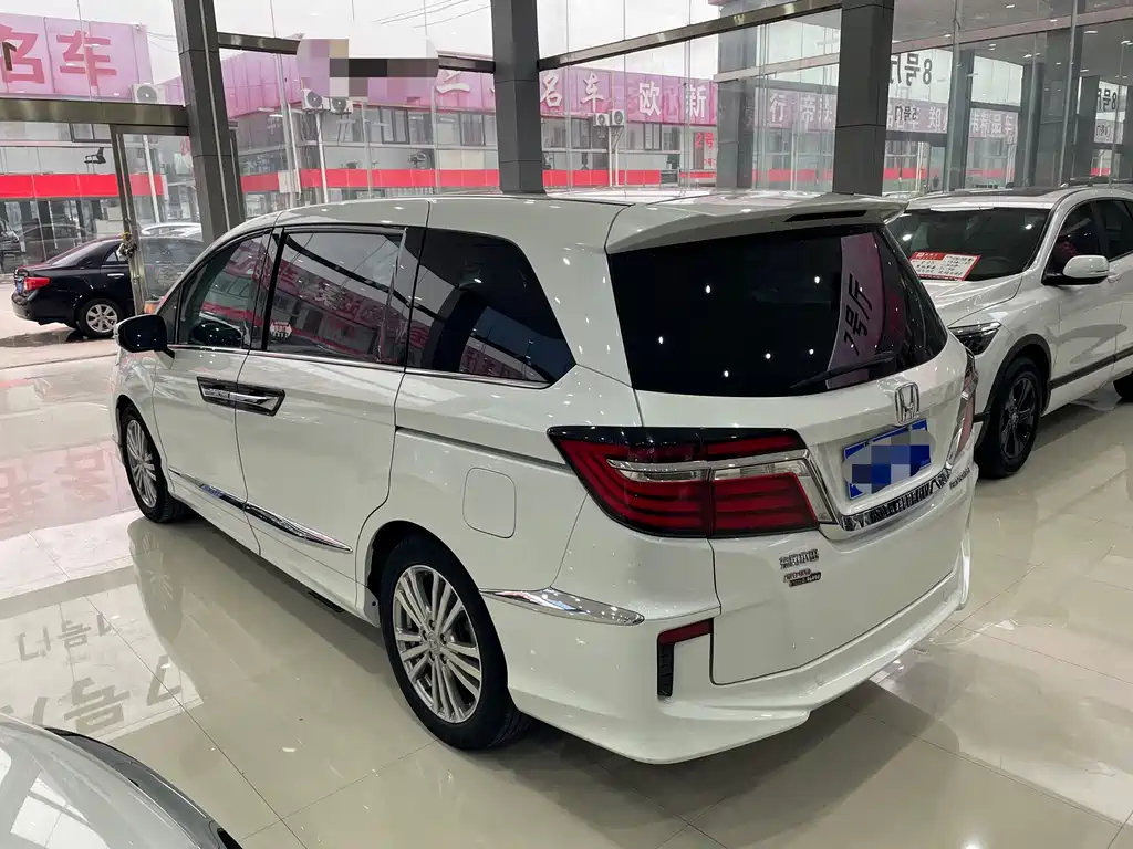 Honda Elysion 2019 — фото 16