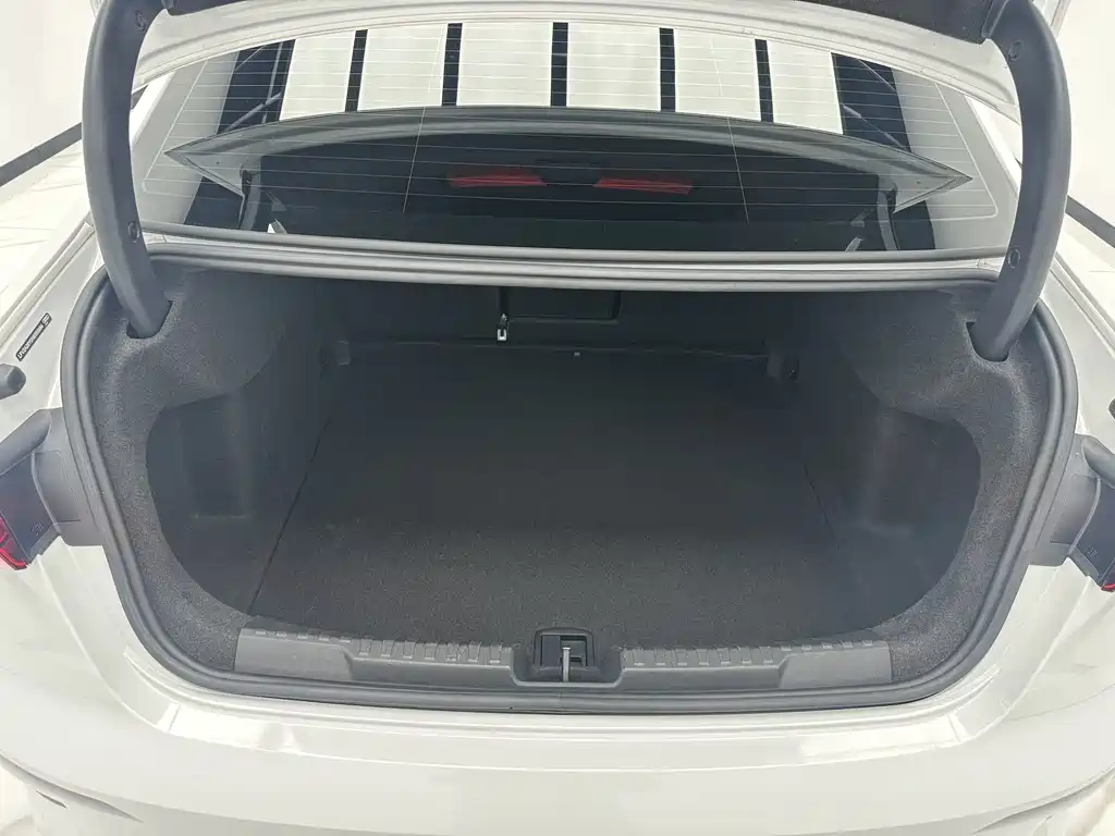Audi A3 2023 — фото 16