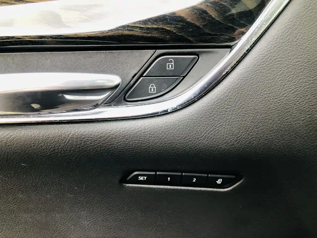 Cadillac XT6 2020 — фото 17