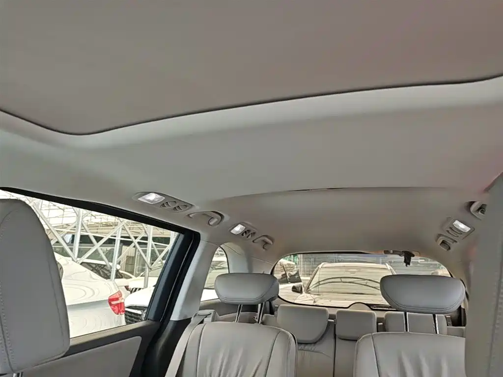 Honda Odyssey 2017 — фото 18