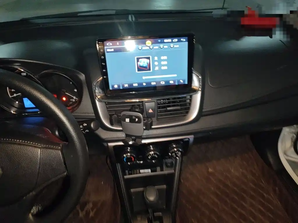Toyota Yaris L 2020 — фото 6