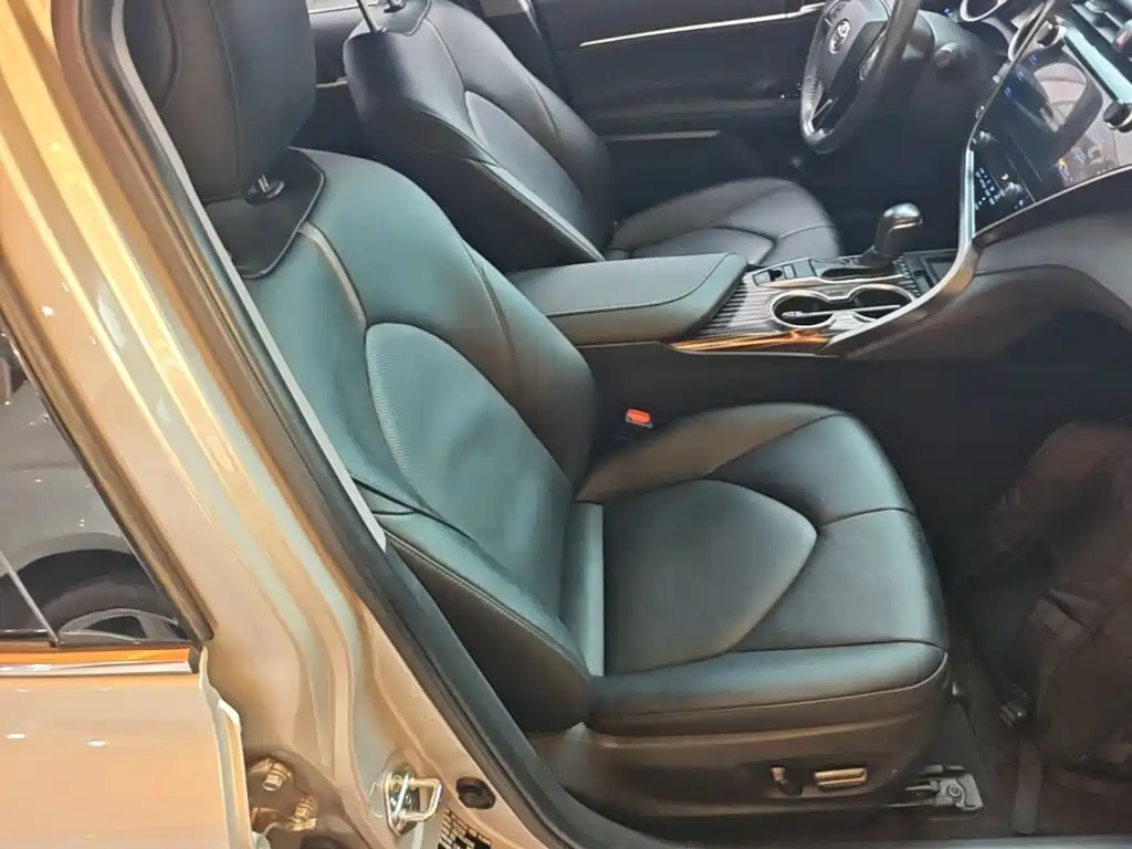 Toyota Camry 2020 — фото 20