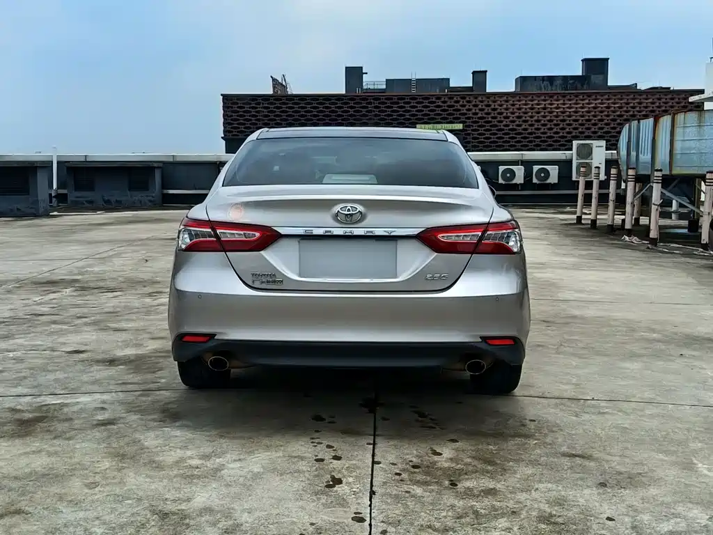 Toyota Camry 2018 — фото 3
