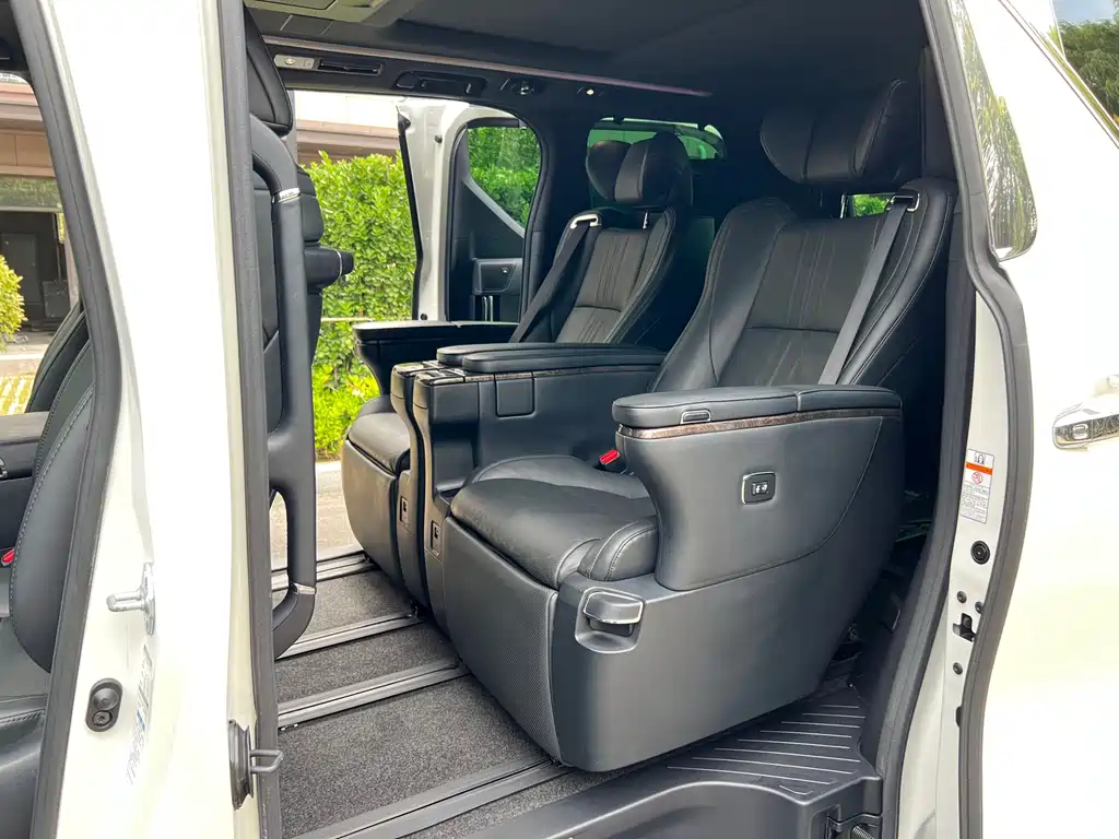 Toyota Vellfire 2021 — фото 6