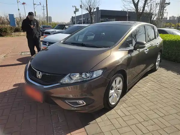 Honda Jade 2016