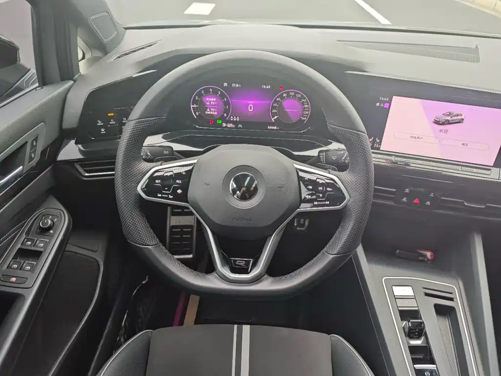 Volkswagen Golf 2023
