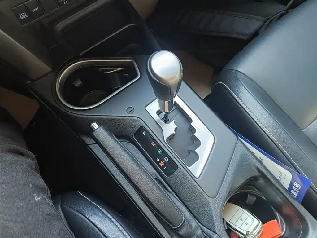 Toyota RAV4 2019 — фото 14