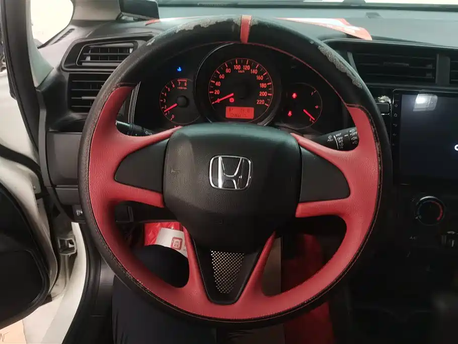 Honda Fit 2018 — фото 15
