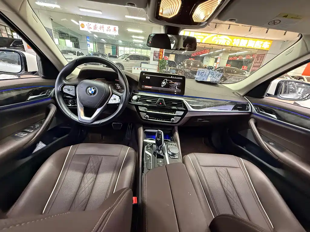 BMW 5 Series 2021 — фото 10