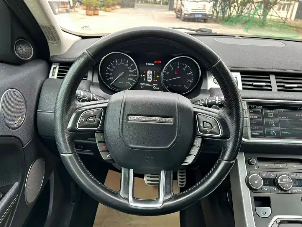 Land Rover Evoque 2015 — фото 6