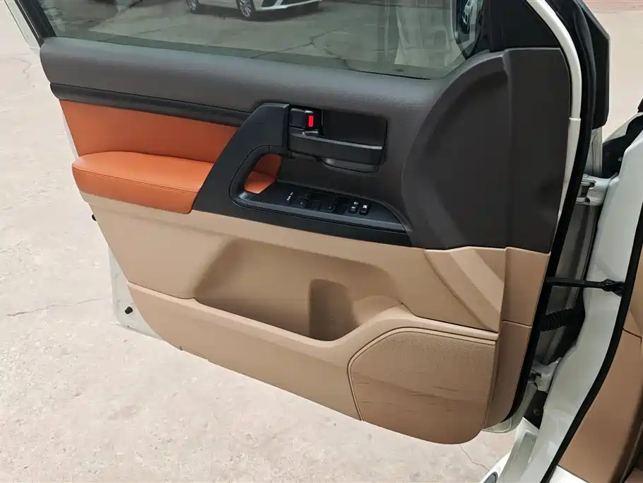 Toyota Land Cruiser 2015