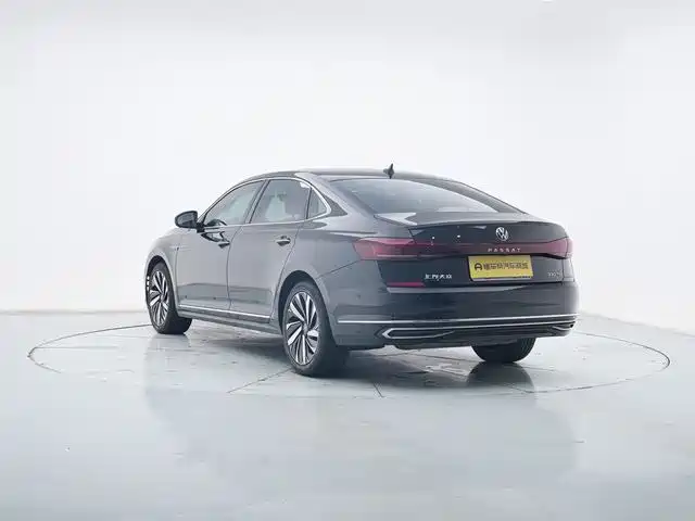 Volkswagen Passat 2022 — фото 2