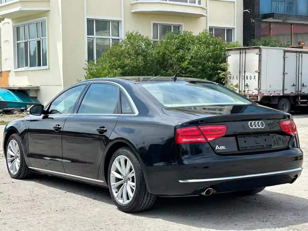 Audi A8 2013 — фото 4