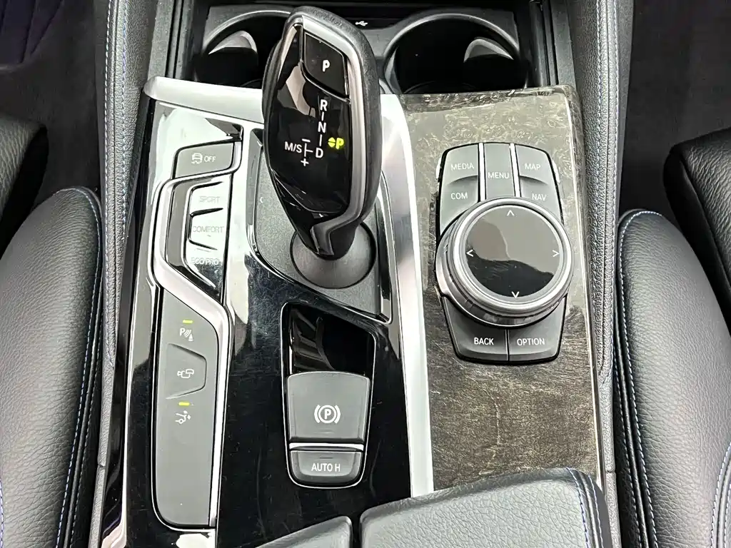 BMW 6 Series GT 2019 — фото 16