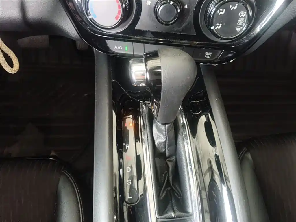 Honda Vezel 2020 — фото 14