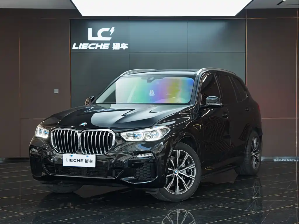 BMW X5 2021 — фото 1