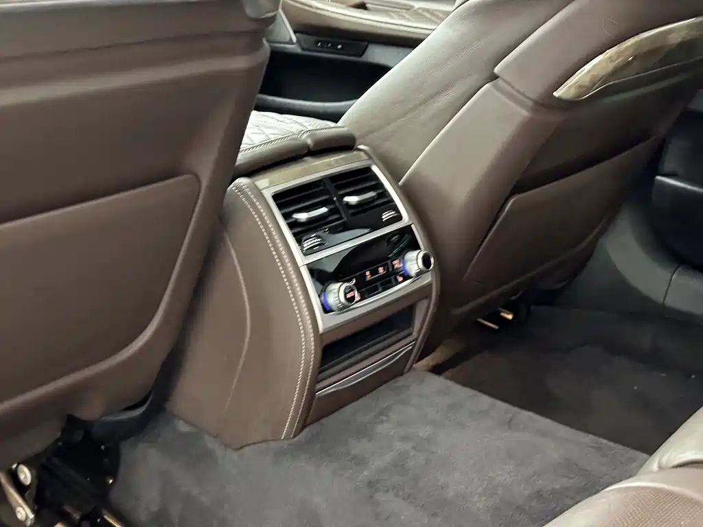 BMW 7 Series 2020 — фото 19
