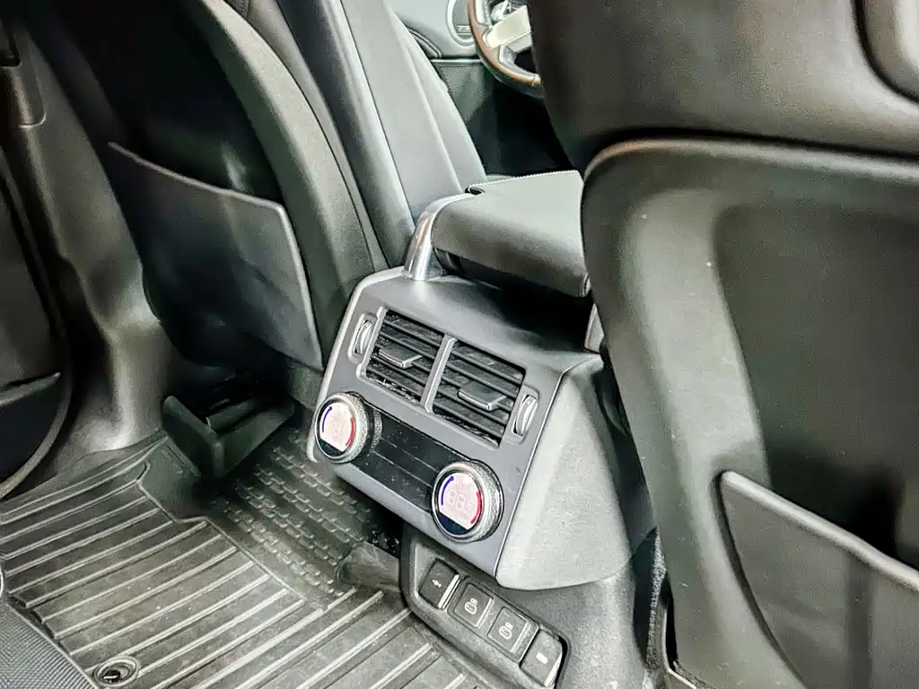Land Rover Discovery 2022