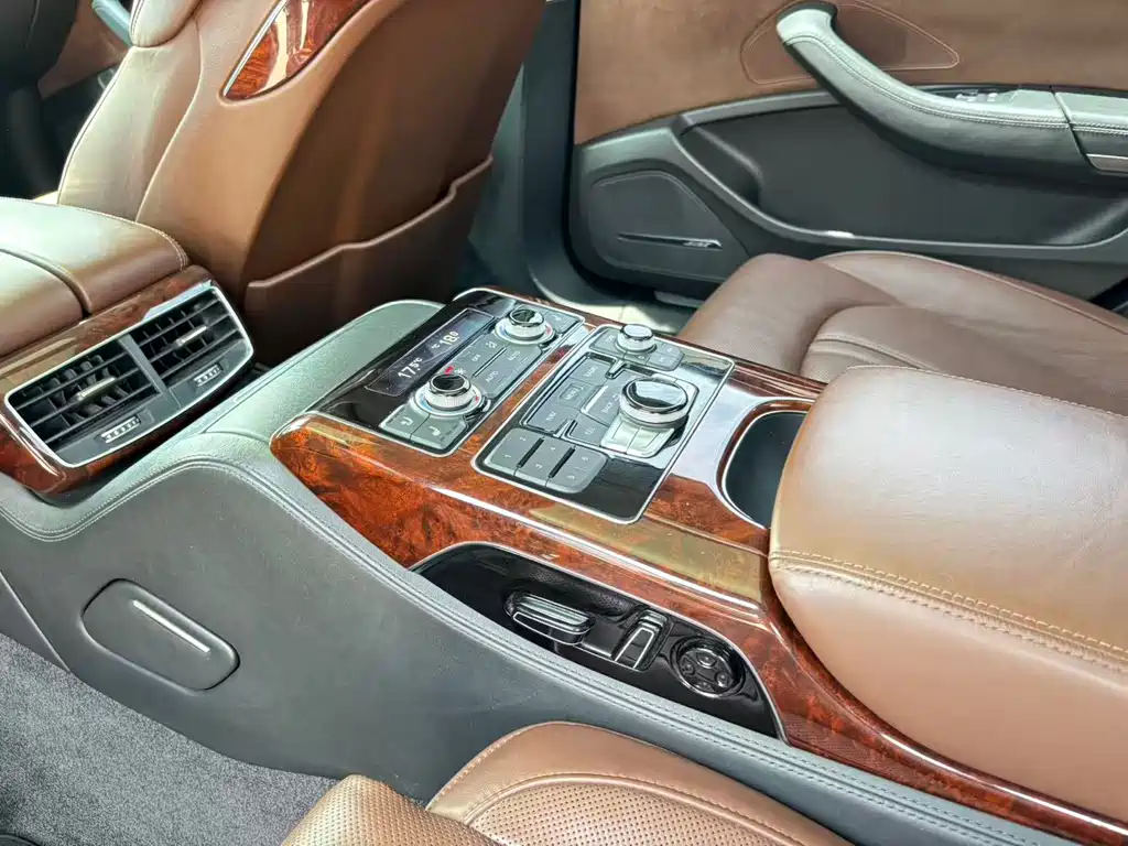 Audi A8 2014