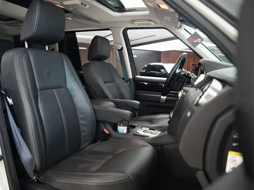 Land Rover Discovery 2014 — фото 10