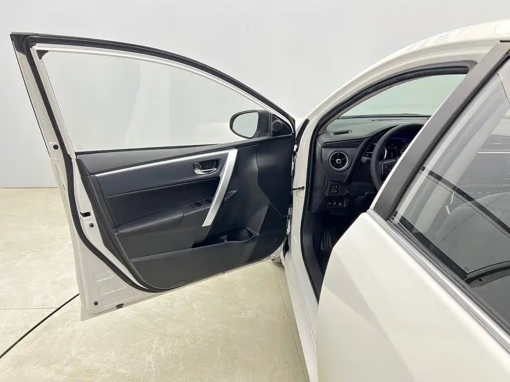 Toyota Corolla 2021 — фото 10