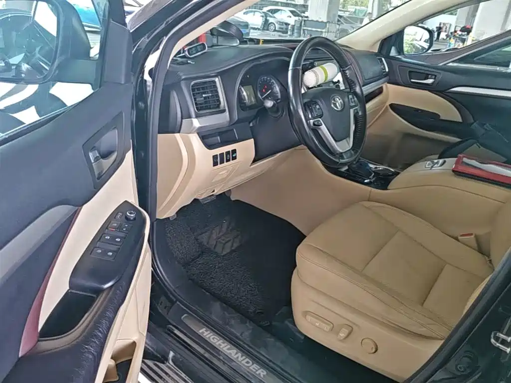 Toyota Highlander 2015 — фото 16