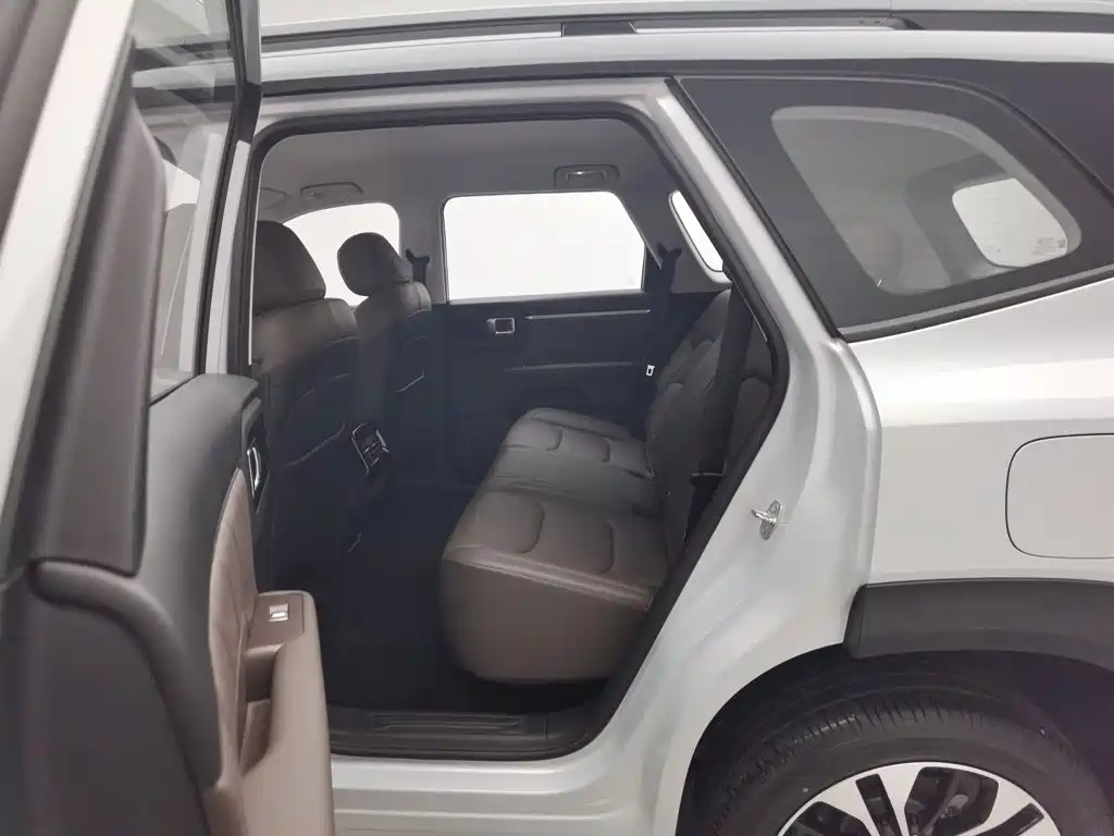Wuling Starlight 560 New Energy 2026 — фото 15