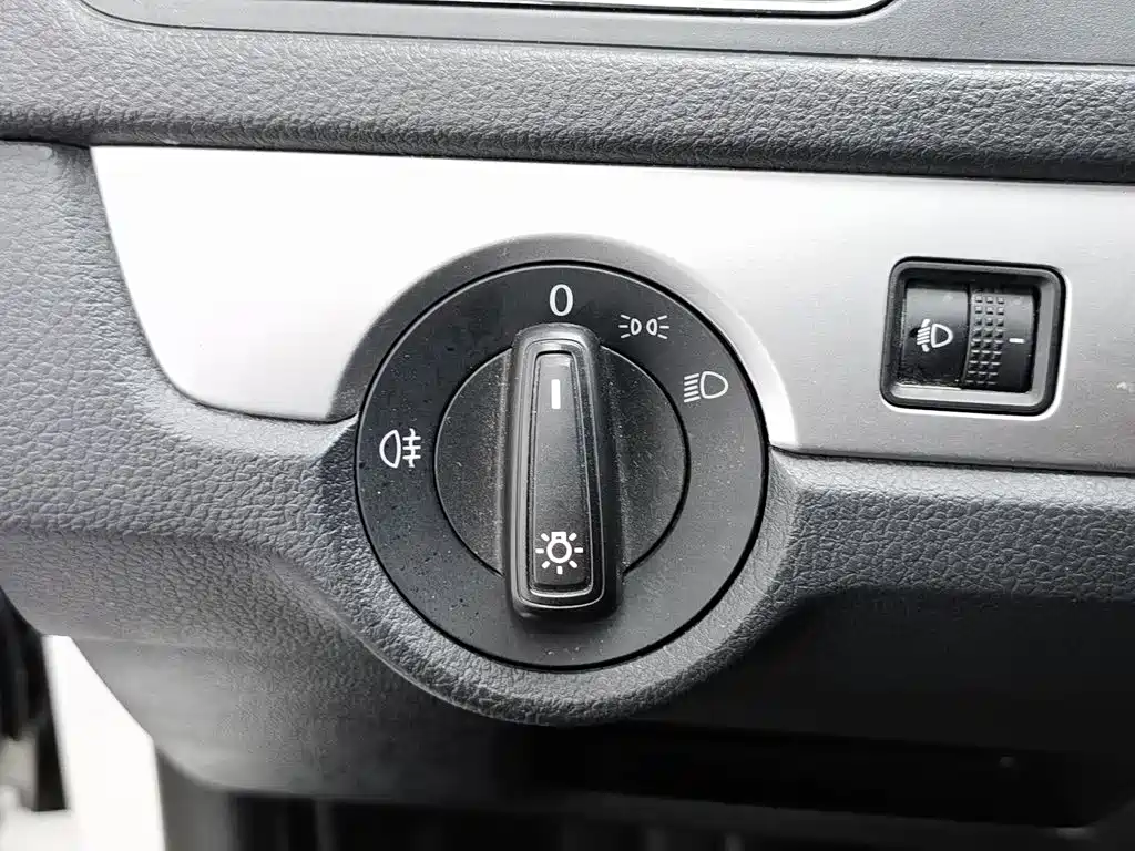 Volkswagen Lavida 2016 — фото 21