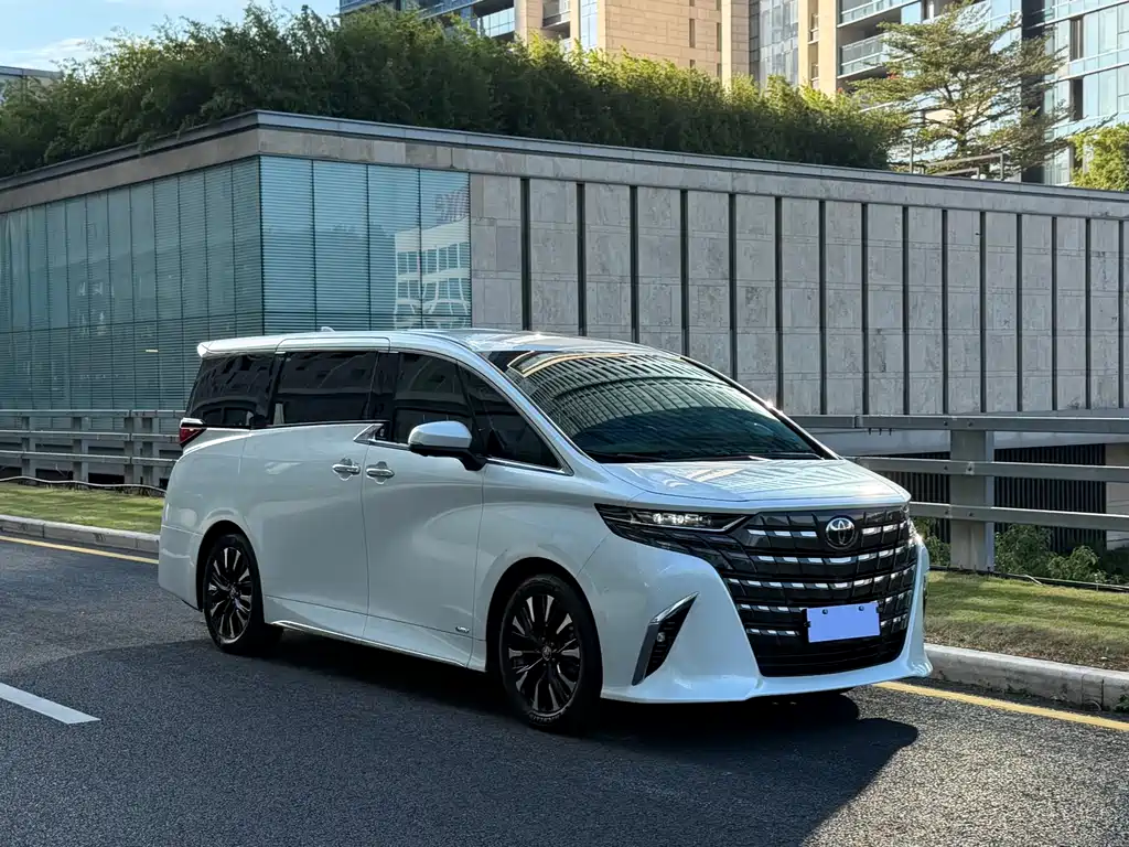 Toyota Alphard 2024 — фото 5