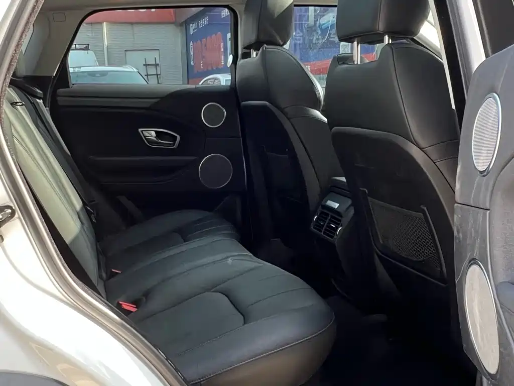Land Rover Evoque 2018 — фото 16