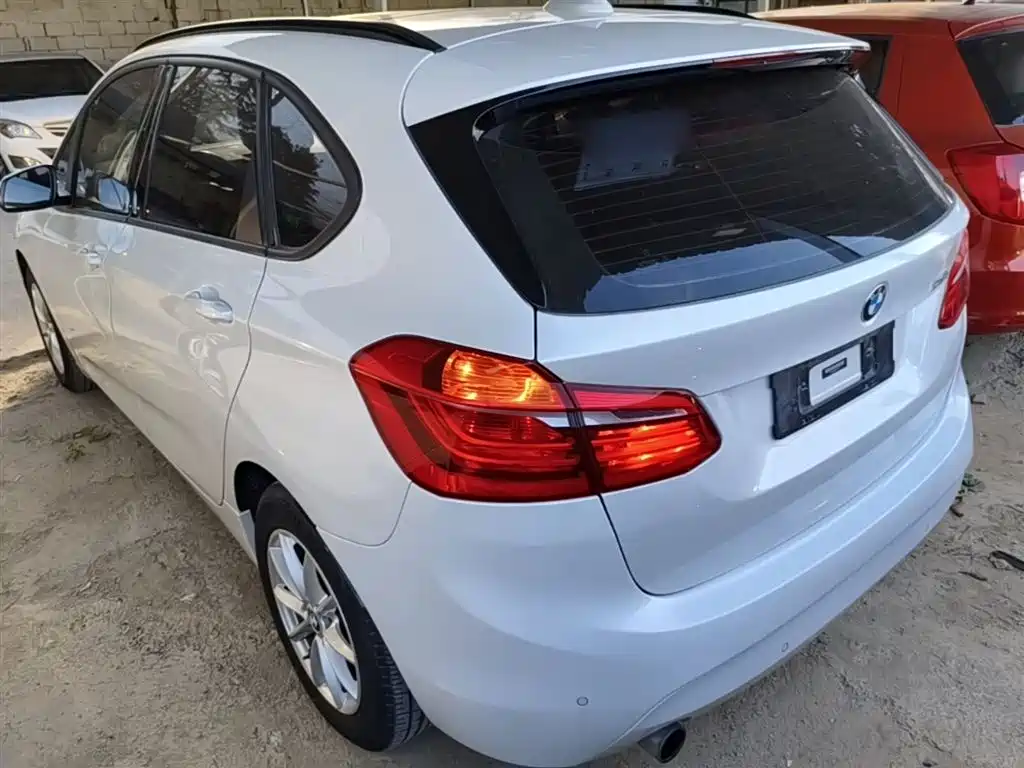 BMW 2 Series Active Tourer 2016 — фото 5