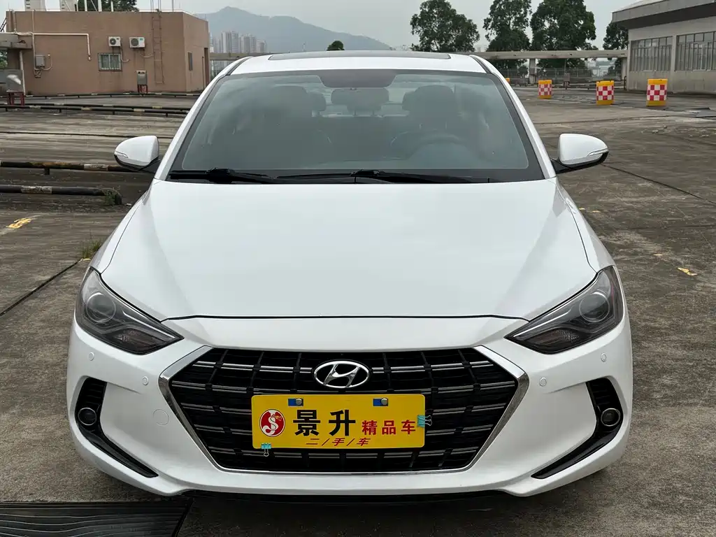 Hyundai Elantra 2020 — фото 2