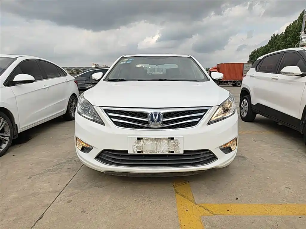 Changan Eado 2018 — фото 3