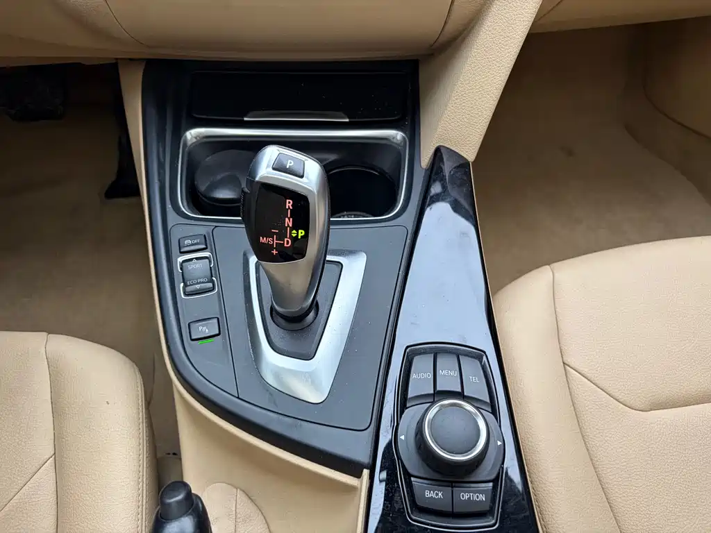 BMW 3 Series 2015 — фото 15
