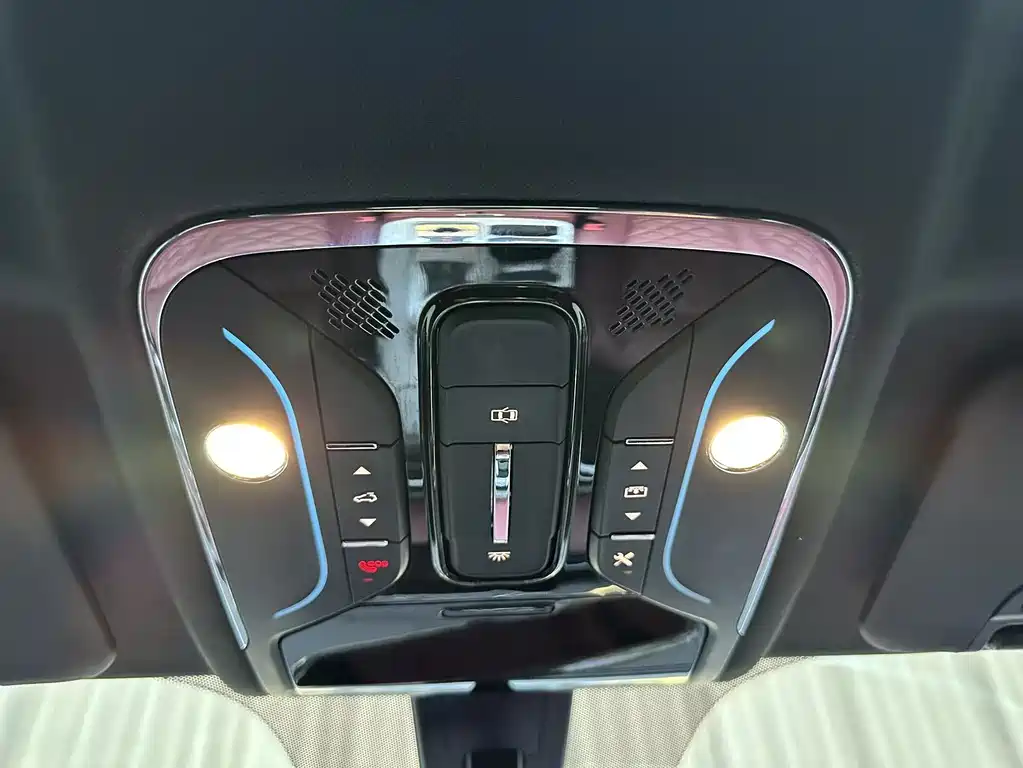 Jetour Jietu X70 PLUS 2023 — фото 18