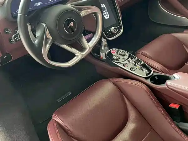 McLaren GT 2019